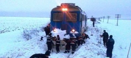 Noua jucatori ai echipei Otelul Galati blocati in tren in apropiere de Buzau