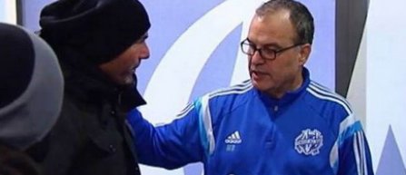Zinedine Zidane si alți cursanti ai scolii de antrenori, la "scoala" Bielsa