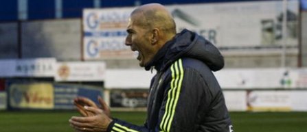 Zinedine Zidane, ovationat de fani la primul antrenament ca tehnician al echipei Real Madrid