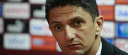 Lucescu spune ca erorile de arbitraj si atitudinea fanilor au scos Rapidul din lupta pentru titlu