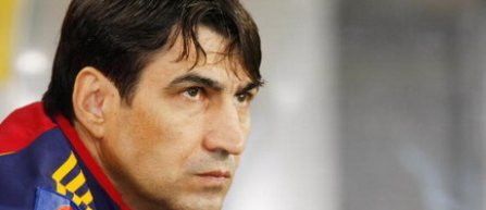 Mutu, somat de selectioner sa ramana in Europa