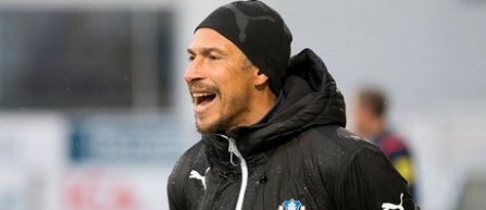 Henrik Larsson a parasit Helsingborgs IF, la cateva zile dupa ce fiul sau a fost bruscat pe teren de fani nervosi ca echipa a retrogradat
