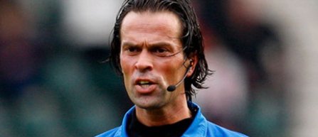 Olandezul Bas Nijhuis va arbitra partida Steaua - Schalke 04