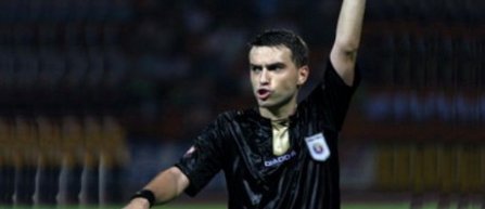 Ovidiu Hategan va arbitra partida Elvetia - Albania