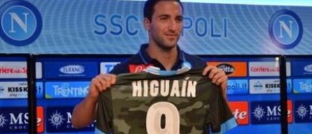 SSC Napoli, Gonazalo Higuain, Aurelio de Laurentiis, insula Capri, Africa, despagubiri