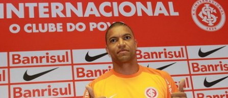 La 40 de ani, Dida a semnat cu Internacional Porto Alegre