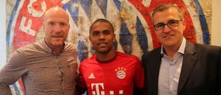 Bayern Munchen l-a transferat pe mijlocasul brazilian Douglas Costa