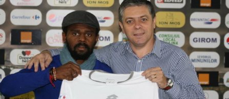 Patrice Feussi a semnat un contract cu Concordia Chaijna