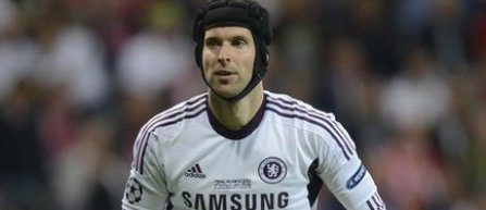 Petr Cech a semnat un nou contract cu Chelsea