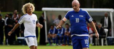 Presedintele FIFA a jucat un amical cu legendele fotbalului din Columbia