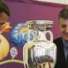 Trofeul Euro, Henry Delaunay, a fost prezentat la Kiev de croatul Davor Suker