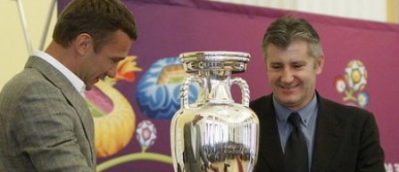 Trofeul Euro, Henry Delaunay, a fost prezentat la Kiev de croatul Davor Suker