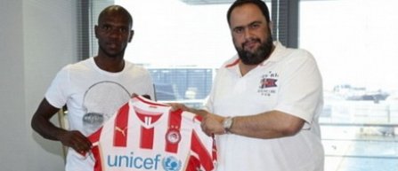 Eric Abidal a semnat cu Olympiakos Pireu