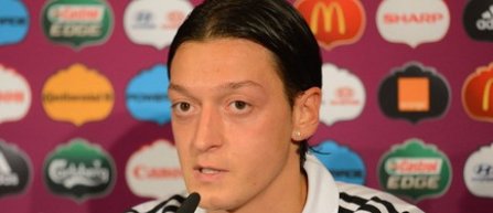 Euro 2012: Mesut Ozil tinteste Balonul de Aur