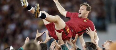 Totti a luat loc pe banca de rezerve la meciul său de adio