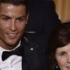 Mama lui Cristiano Ronaldo, retinuta pe aeroport, deoarece avea 55.000 euro in bagaj