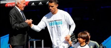 Cristiano Ronaldo a intrat pe teren de mana cu micutul refugiat sirian Zaid Abdul, la meciul cu Granada