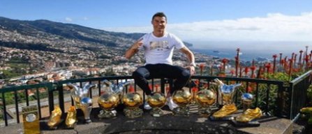 Cristiano Ronaldo a pozat cu toate trofeele câştigate