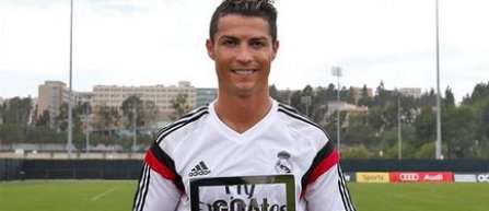 Cristiano Ronaldo a primit, pentru a treia oara, trofeul Goal 50