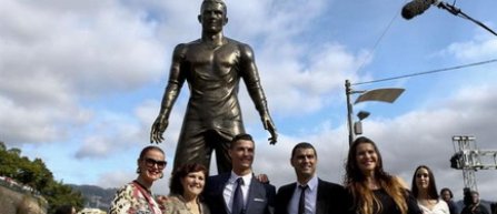 Cristiano Ronaldo si-a dezvelit statuia si efigia, in orasul natal Funchal