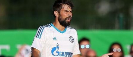 Fundasul spaniol Coke a suferit o ruptura a ligamentelor incrucisate in primul meci la Schalke