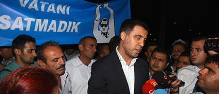 Guvernul turc a emis un mandat de arestare impotriva Hakan Sukur