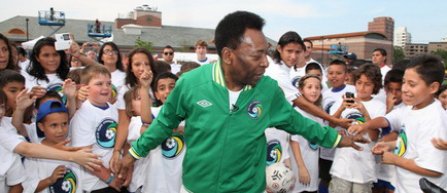 Pele a marcat pe Empire State Building revenirea echipei Cosmos New York