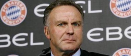 Rummenigge ii arata un cartonas galben lui Breno