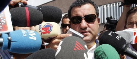 FIFA l-a amendat si avertizat pe impresarul lui Ibrahimovic pentru insulte