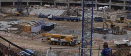 Muncitorii de la stadioanele CM 2014 din Brazilia continua greva