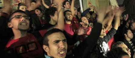 O mie de suporteri furiosi au dat navala in studiouri tv, langa Cairo