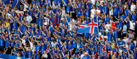 Viitorul presedinte islandez, in mijlocul suporterilor pe Stade de France