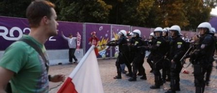Euro 2012: Bataie intre huliganii polonezi si rusi, la Varsovia
