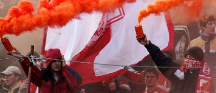 Masinile jucatorilor de la Steaua Rosie Belgrad, devastate de fanii furiosi