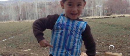Familia copilului din Afganistan caruia Messi i-a daruit un tricou, fortata sa-si paraseasca tara