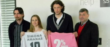 Simona Amanar va da lovitura de incepere a meciului ACS Poli - Sageata