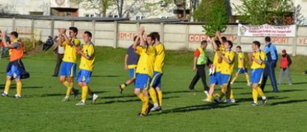 Unul dintre putinele cluburi centenare de fotbal din tara, Gloria Arad, s-a retras