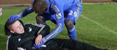 Hazard si-a cerut scuze dupa ce a bruscat un copil de mingi