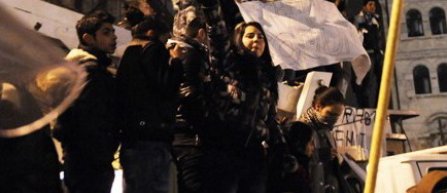 Protestul suporterilor din Piata Universitatii s-a incheiat fara incidente
