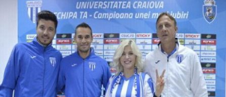 Loredana Groza va canta imbracata in tricoul echipei CS Universitatea Craiova