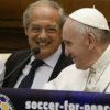 Papa Francisc s-a intalnit cu Ronaldinho si a anuntat un nou "Meci pentru pace" la Roma (video)