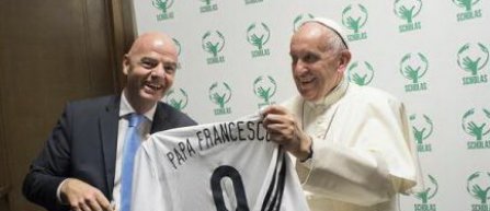 Papa Francisc: Fotbalul este o arma