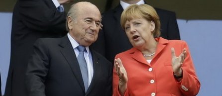Angela Merkel a felicitat echipa Germaniei, la vestiare, dupa succesul cu Portugalia