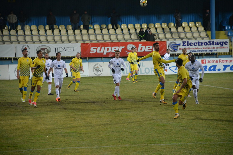 Poze Gaz metan Mediaș - Juventus București