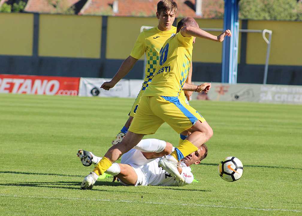 Poze Gaz metan Mediaș - Juventus București