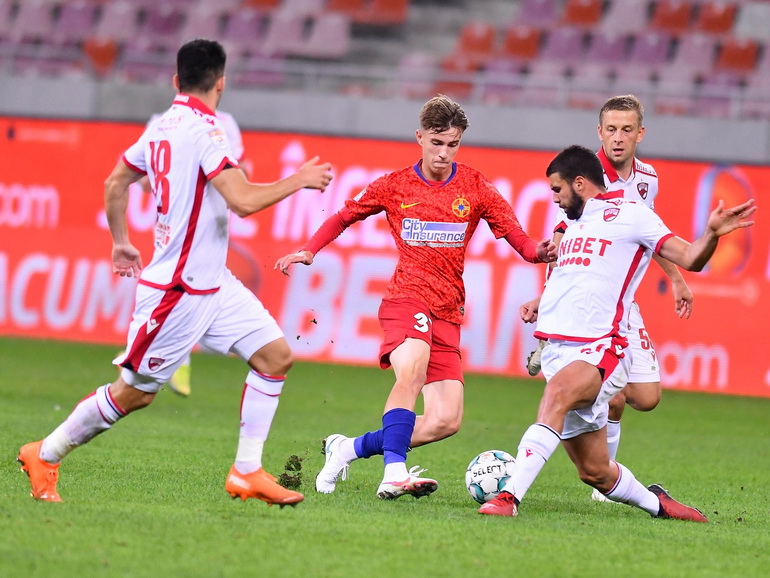 Poze Fotbal Club FCSB - Dinamo București