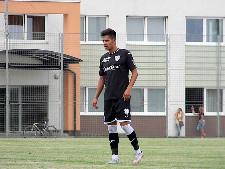 Poza Daniel Petru VĂDRARIU