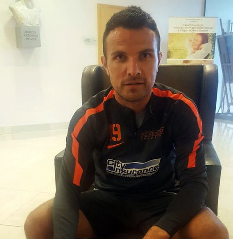 Poza Adnan AGANOVIĆ