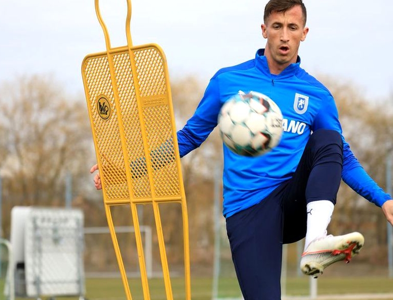 Poza Juan del Carmen CÁMARA Mesa